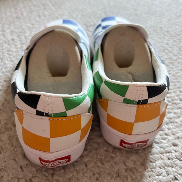 VANS SLIP ONS COLOR BLOCK ALMOST NEW CONDITION MENS 7.5, WOMENS 9 - Picture 4 of 7